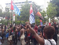 Polisi Tetapkan Tersangka Pengibaran Bendera Bintang Kejora di Istana Merdeka