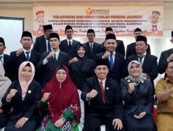 Bawaslu Kota Tanjungpinang Lantik 12 Anggota Panwascam Pilkada 2020