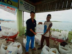 PW Hima Persis Kepri Distribusikan 200 Paket Sembako Gratis Ke Desa-desa Gunakan Kapal
