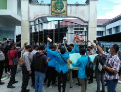 Demo Mahasiswa di Kejari Tanjungpinang Berujung Ricuh