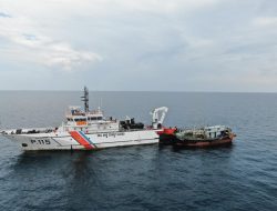 Lakukan Ilegal Fishing, Kapal Patroli PPLP Tanjung Uban Tangkap Kapal Berbendera Malaysia di Perairan Berakit