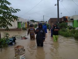 Tim Tanggap Bencana SAT BRIMOB Polda Kepri Kembali Bantu Masyarakat yang Terdampak Banjir