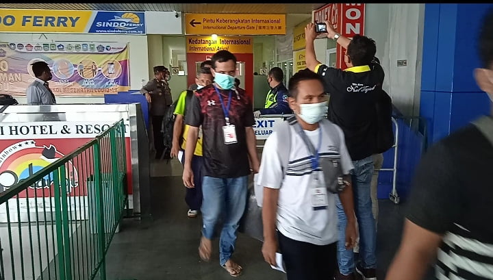 Video Detik-detik 145 TKI dari Malaysia Tiba di Tanjungpinang