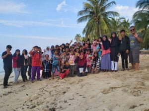 Tim FKIP UMRAH Laksanakan Program Pengabdian di Pulau Binaan Benan
