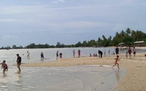 Objek Wisata Pantai di Tanjungpinang Tetap Ramai Meski Pandemi