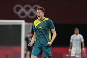 Laga Prerdana Grup C: Australia Libas 10 Pemain Argentina 2-0