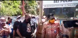 (Video) Detik-detik Anggota DPRD Bintan Protes Tes SWAB Antigen Berbayar