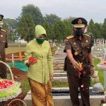 JAM Intelijen Pimpin Ziarah di TMP Kalibata, Tiga Mantan Jaksa Agung Ditaburi Bunga