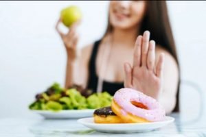 Dokter: Gula dan Makanan Berminyak Musuh Utama Pasien COVID-19