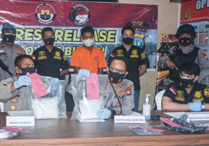 Pria Asal Lombok Tertangkap Bawa 2 Kg Sabu dari Malaysia