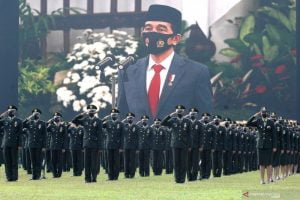 Jokowi Lantik 700 Perwira Muda TNI dan Polri