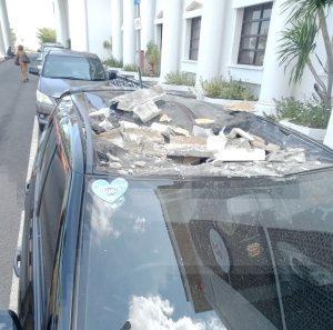 Mobil Pegawai Kena Timpa Reruntuhan, Pemprov Kepri Tak Bisa Perbaiki