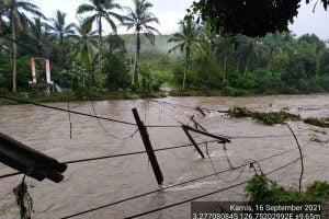 Pulau Buru Banjir, Ratusan Warga Ngungsi