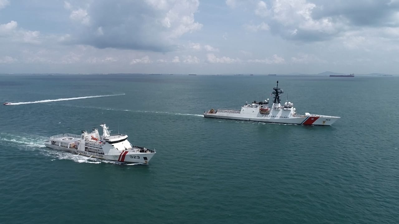 KN. Pulau Dana – 323 Bakamla RI Passing Exercise Bersama Coast Guard Amerika Serikat