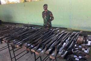 TNI AD Amankan 100 Pucuk Senpi dari Warga Perbatasan RI-Timor Leste