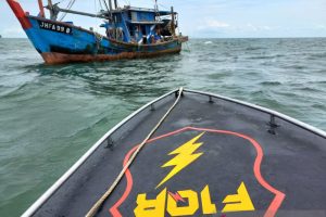 Nekat Tangkap Ikan di Perairan Karimun, Kapal Ikan Malaysia Ditangkap