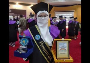 IPK Nyaris Sempurna, Mahasiswi Asal Batam Jadi Pemuncak Universitas di UMRAH