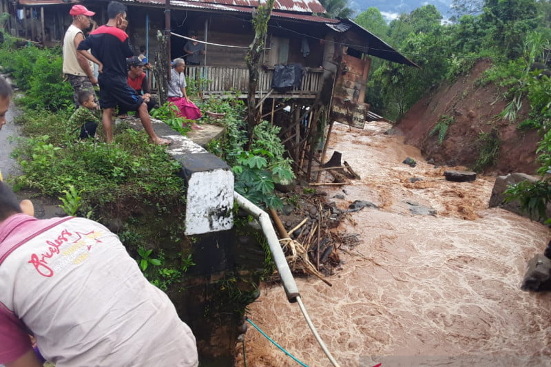 Puluhan Rumah di Sumatera Selatan Rusak Dihantam Banjir Bandang