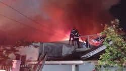 Gudang Penyimpanan Bahan Kimia di Padang Terbakar