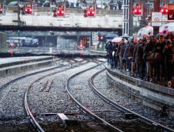 Tiga Orang Migran Aljazair Tewas Dilindas Kereta di Prancis