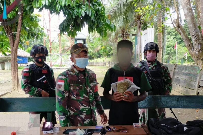 Prajurit Satgas Pamtas RI-PNG Gagalkan Penyelundupan Ganja