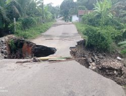 Jalan Rangkasbitung-Muncang di Lebak Tutup Akibat Longsor