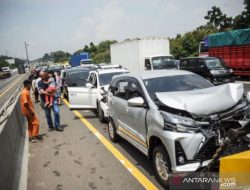 Kecelakaan Beruntun di Tol Jakarta-Cikampek, 11 Kendaraan Terlibat