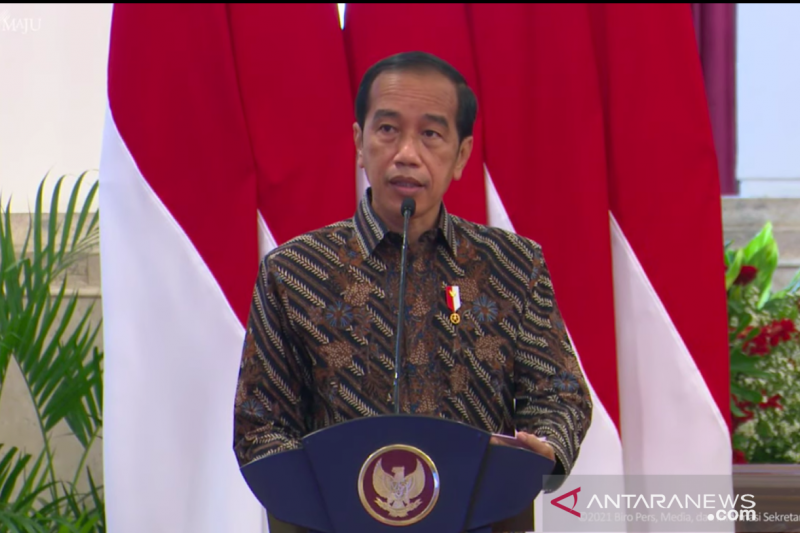 Jokowi Minta OJK Awasi Digitalisasi Sektor Keuangan