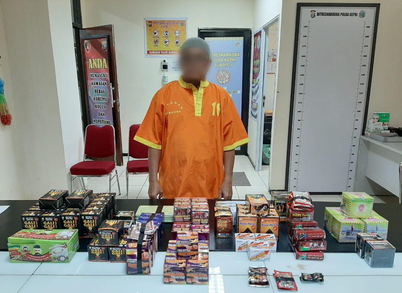 Penjual Obat Kuat di Batam Ditangkap Polisi, Gara-gara Tak Berizin