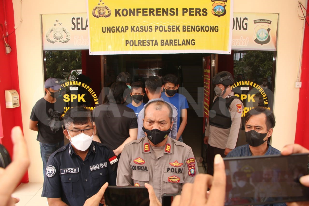 Karywan Bobol Brankas Halimah Supermarket Bengkong, Ditangkap saat Kerja