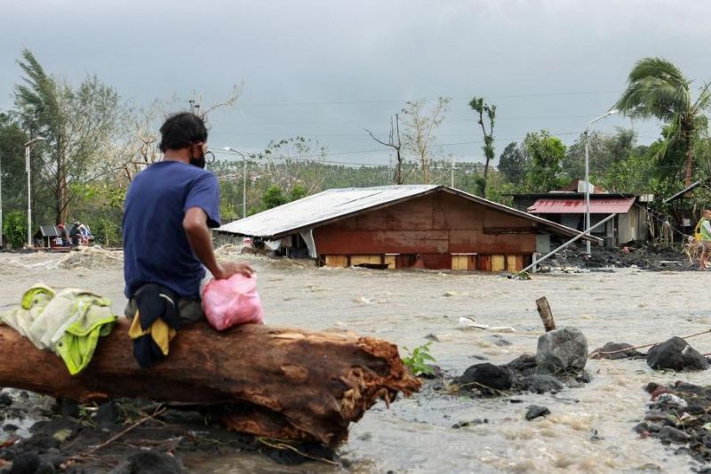 Siklon Tropis Kompasu Filipina Tewaskan Sembilan Orang