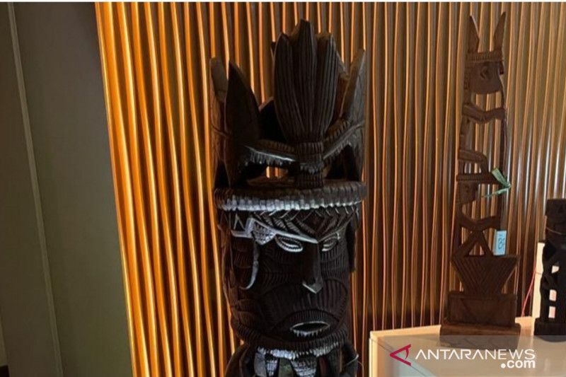 Seni Ukir dan Tarian Suku Kamoro Ada di Mall Senayan Park