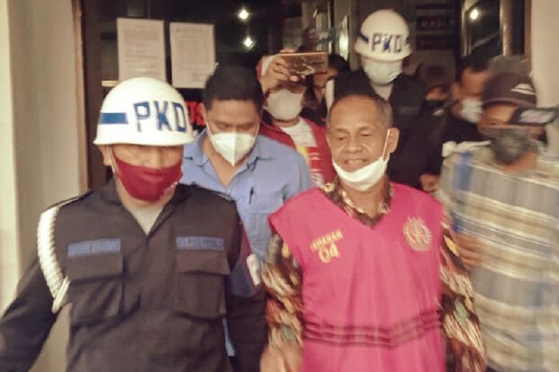 Diduga Terlibat korupsi, Sekda Kabupaten SBB Ditahan