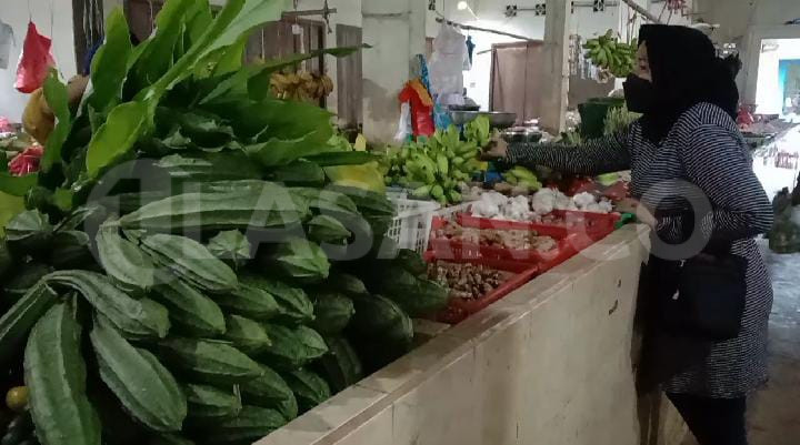 Harga Sayur Mayur Naik di Pasar Barek Motor Kijang, Kangkung Capai Rp10 Ribu Per Kg