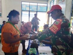 TNI Kawal Penyerahan BLT Dana Desa di Rembai Yapen