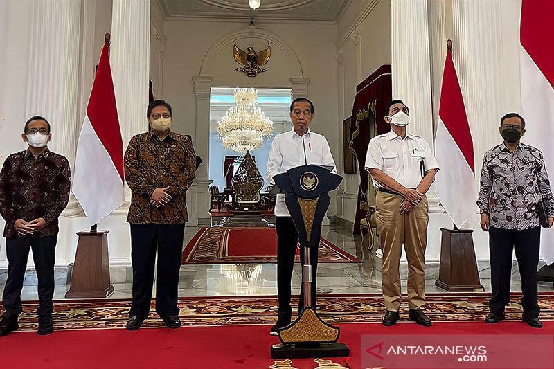 Presiden Jokowi; UU Ciptaker Tetap Berlaku