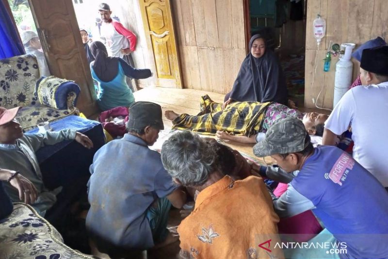 Tanah Longsor di Desa Sukagalih Cianjur, 10 Orang Terluka