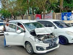 Empat Mobil Terlibat Tabrakan Beruntun di Depan Kantor Camat Tanjungpinang Timur