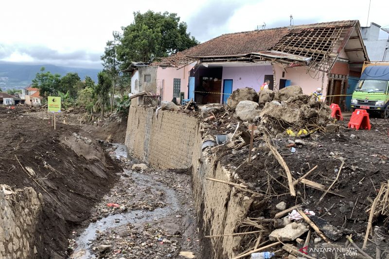 Pemerintah Mulai Bangun Rumah Warga Korban Banjir Bandang di Kota Batu