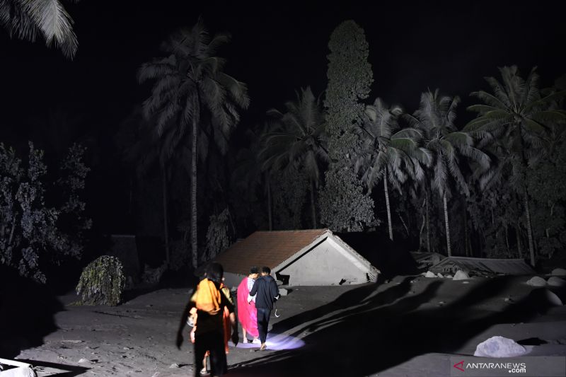 BAKTI Kominfo Sediakan Akses Internet di Posko Bencana Gunung Semeru