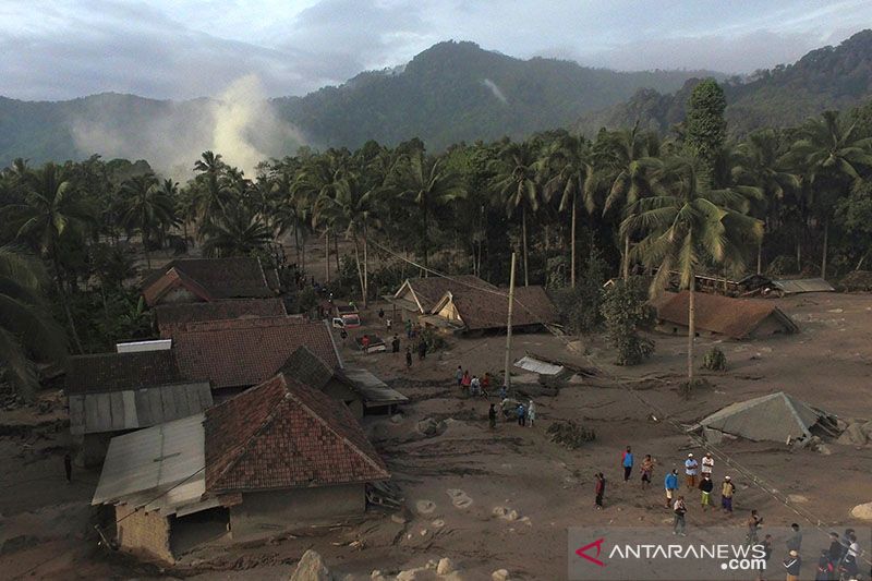 13 Warga Dilaporkan Meninggal Dunia Akibat Erupsi Gunung Semeru