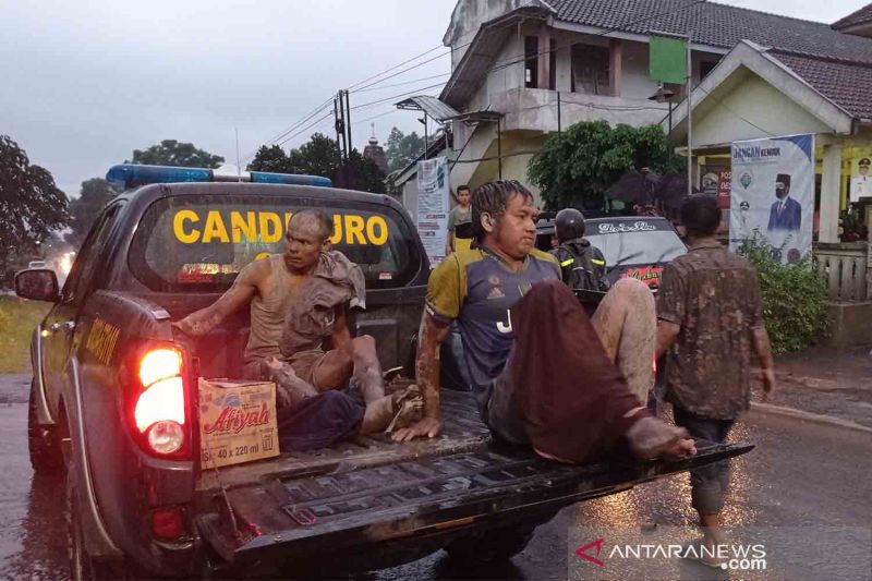 2 Helikopter dan 3 Kompi TNI Bantu Evakuasi Korban Semeru