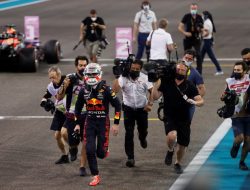 Salip Hamilton di Lap Terakhir, Verstappen Juara Dunia F1 2021