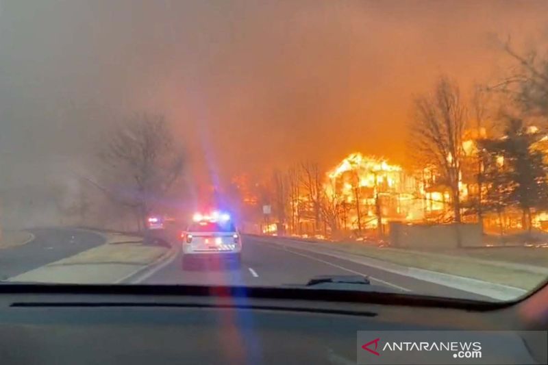 Kebakaran Hutan di Colorado, Hancurkan Seribu Rumah dan Dua Orang Hilang