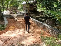 Proyek Tak Tuntas, Aktivitas Perekonomian Warga di Desa Ceruk Terhambat