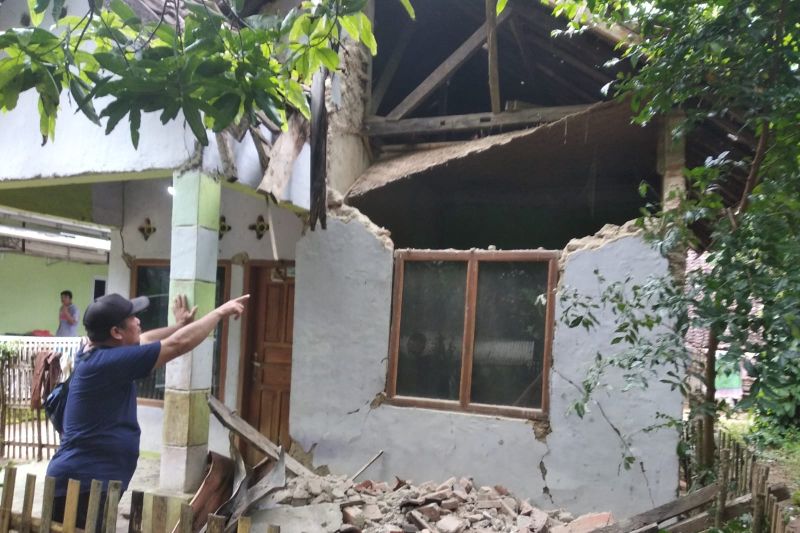 Gempa Banten Sebab Kerusakan Sejumlah Bangunan, Warga Diimabu Waspada Gempa Susulan