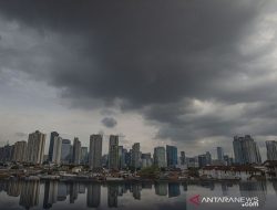 Sejumlah Wilayah Indonesia Alami Hujan Disertai Angin