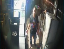 Pencuri Tabung Gas Terekam CCTV di Tanjungpinang