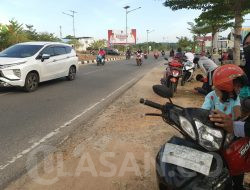 Sambut Kedatangan Presiden Jokowi, Warga Tanjungpinang Mulai Padati Jalan Bandara
