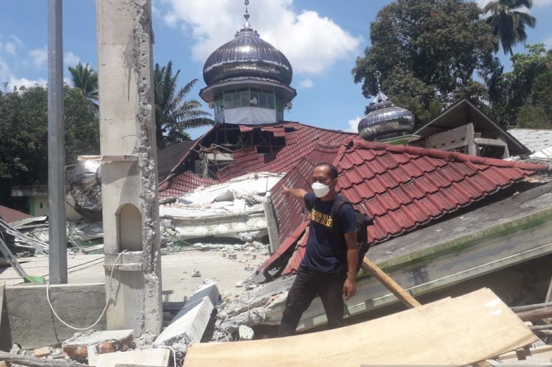 Tiga Korban Meninggal Dunia dan 400 Rumah Rusak Pascagempa di Pasaman Barat